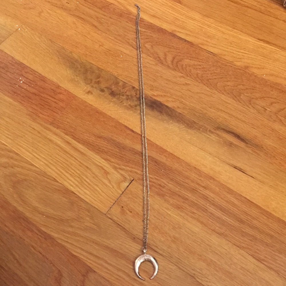 U-Shaped Detailed Necklace